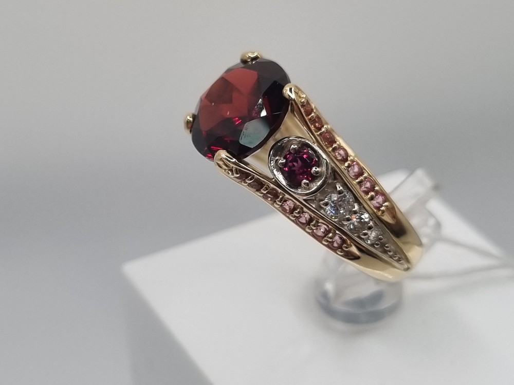 КОЛКМИ585 КОЛЬЦО С КАМНЯМИ (Au 585)