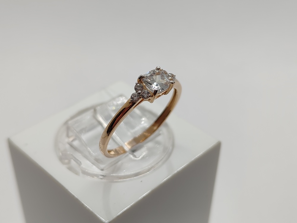 КОЛЬЦО С КАМНЯМИ (Au 585)