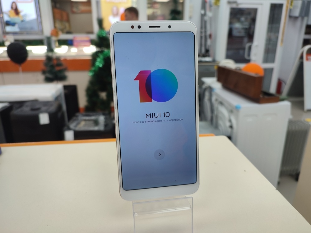 Смартфон Xiaomi Redmi 5 Plus 4/64