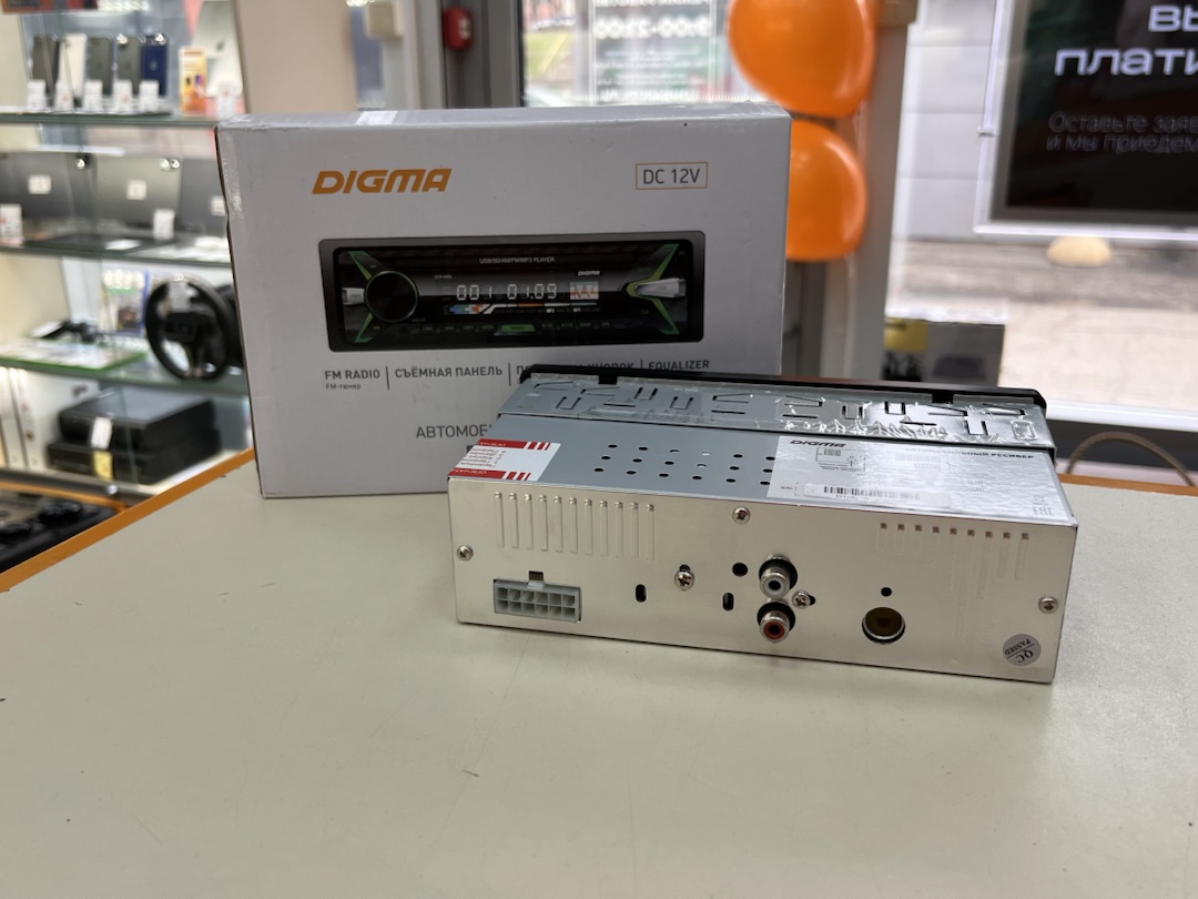 Автомагнитола Digma DCR-400G