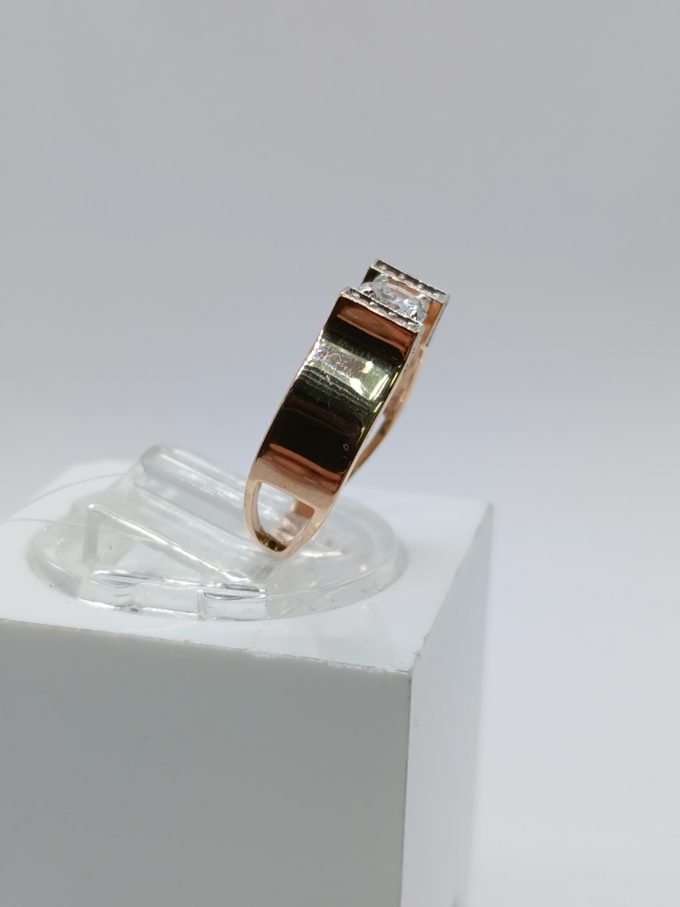 КОЛЬЦО С КАМНЯМИ (Au 585)