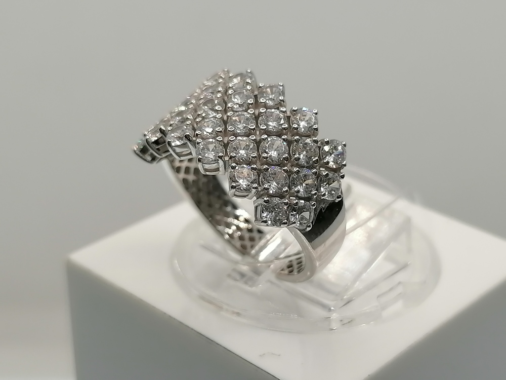 КОЛЬЦО С КАМНЯМИ (Au 585)