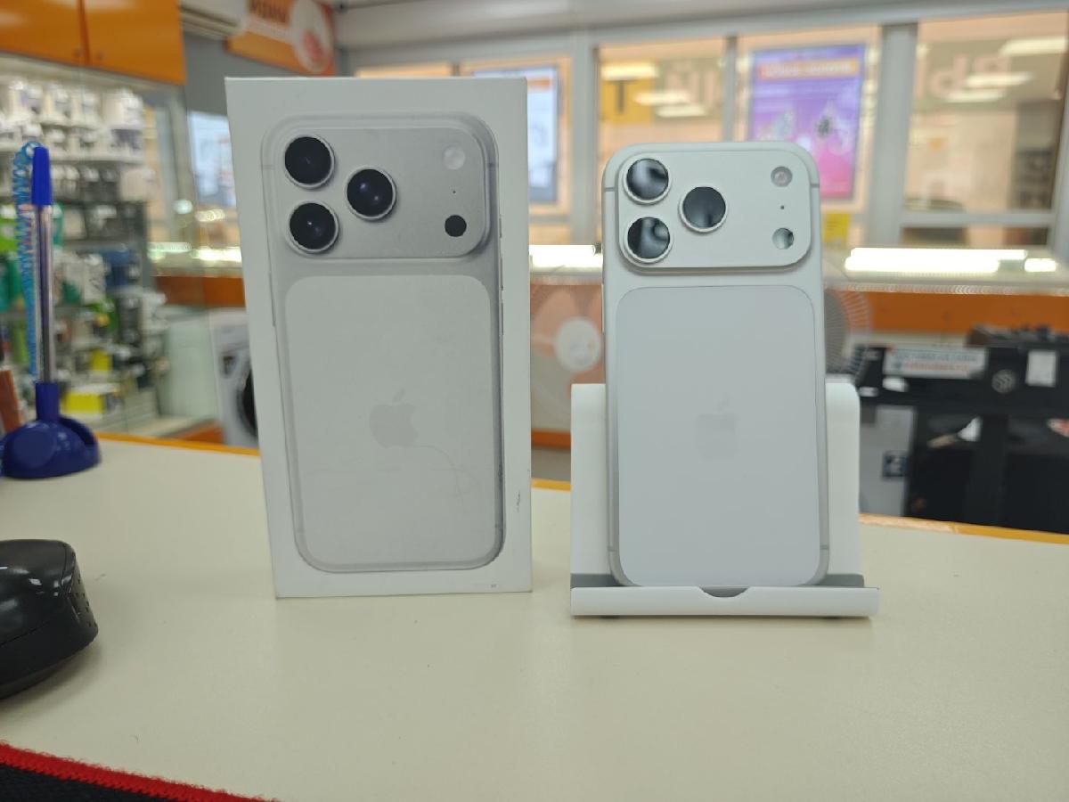 Смартфон Apple Iphone 17 Pro 256Gb