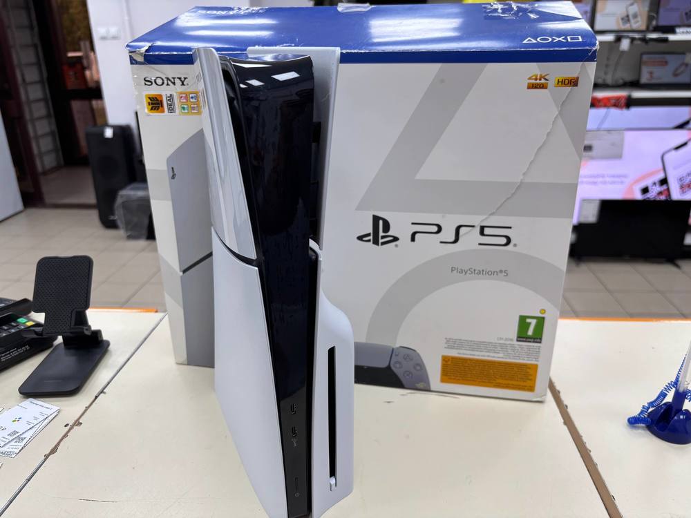 Игровая приставка PlayStation 5 Slim 1TB (С дисководом) Игровая приставка PlayStation 5 Slim 1TB (С дисководом)