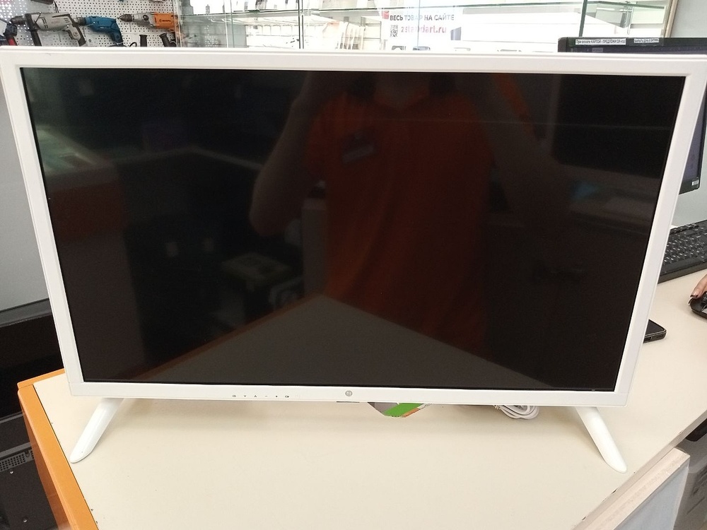 LED Телевизор HI VHIX-24H152WSY