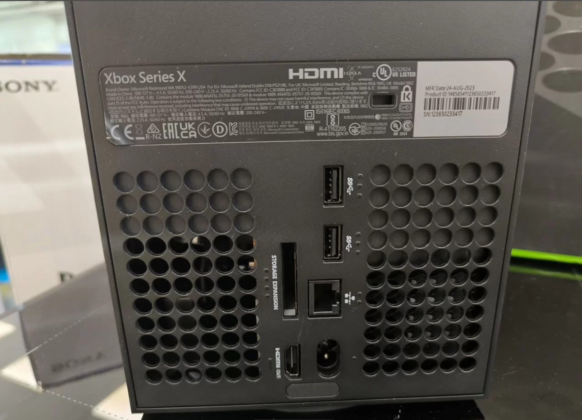 Игровая приставка Xbox Series X 1Tb