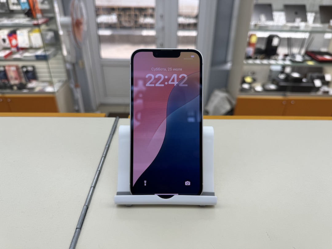 Смартфон Apple iPhone 13 128Gb