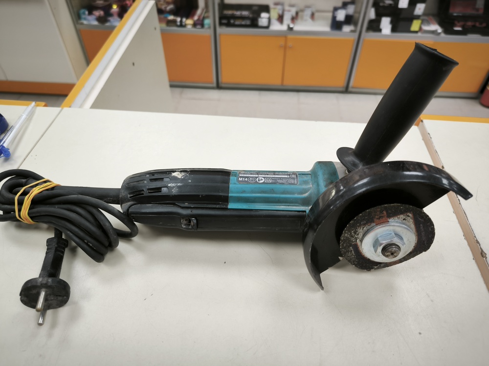 Угловая шлифмашина Makita GA5034