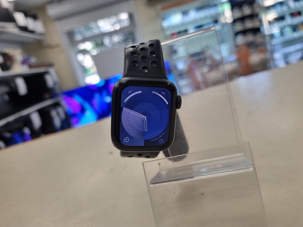 Смарт-часы Apple Watch SE 40mm