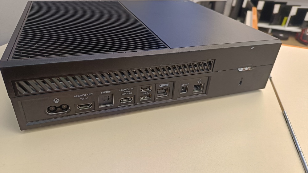 Игровая приставка Xbox One 500Gb