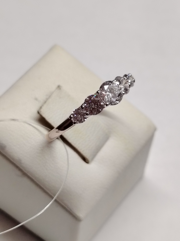 КОЛЬЦО С КАМНЯМИ (Au 585)