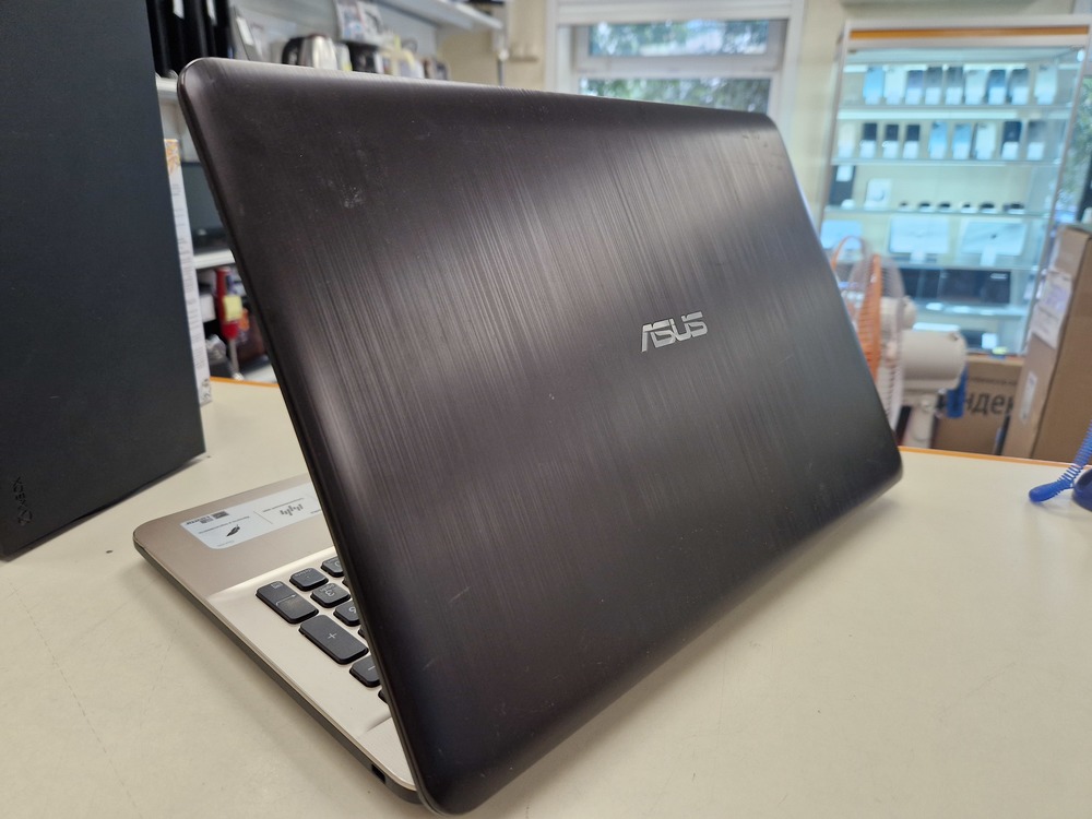 Ноутбук ASUS; Celeron N4020, HD Graphics, 4 Гб, 256 Гб, Нет