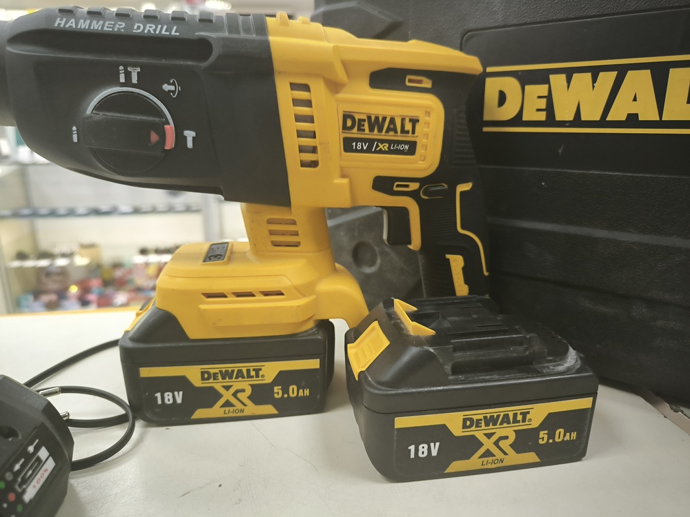 Перфоратор Dewalt 18V