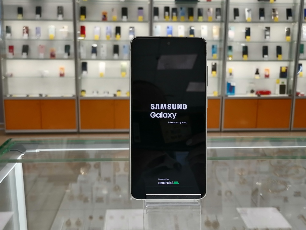 Смартфон Samsung Galaxy S21 FE 6/128