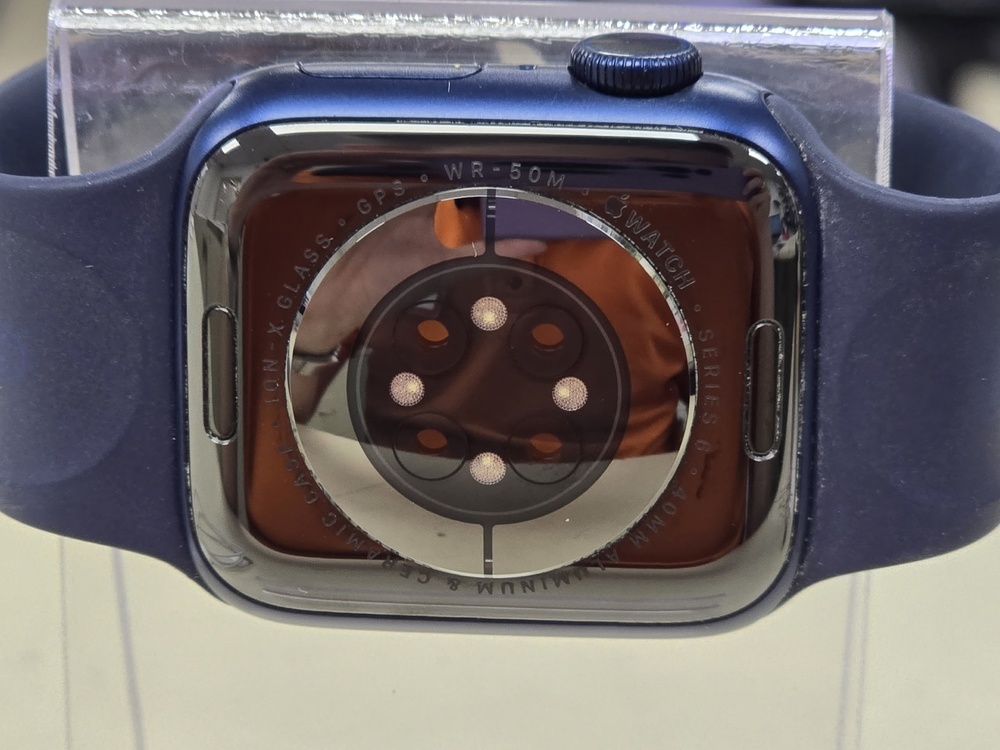 Смарт-часы Apple Watch Series 6 40mm