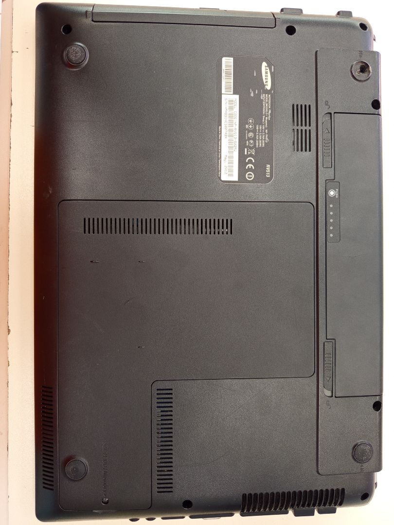 Ноутбук Samsung rv513; E450, Radeon HD 6320, 4 Гб, 500 Гб