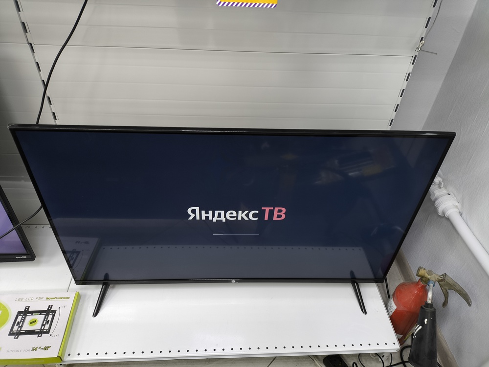 LED Телевизор HI VHIX-43F169MSY