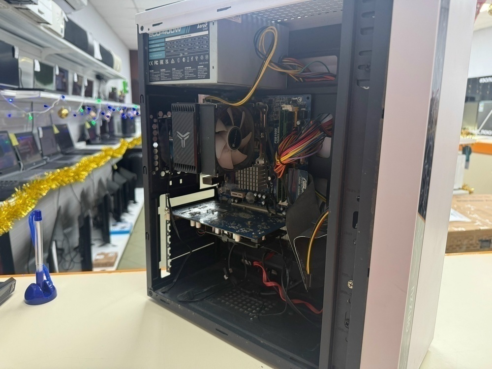 Системный блок Ginzzu; Core 2 Quad Q6600, GeForce GT 240, 4 Гб, 128 Гб, 500 Гб