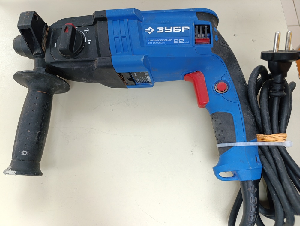 Перфоратор Зубр П-22-650