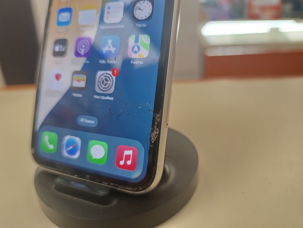 Смартфон Apple iPhone 11 64Gb