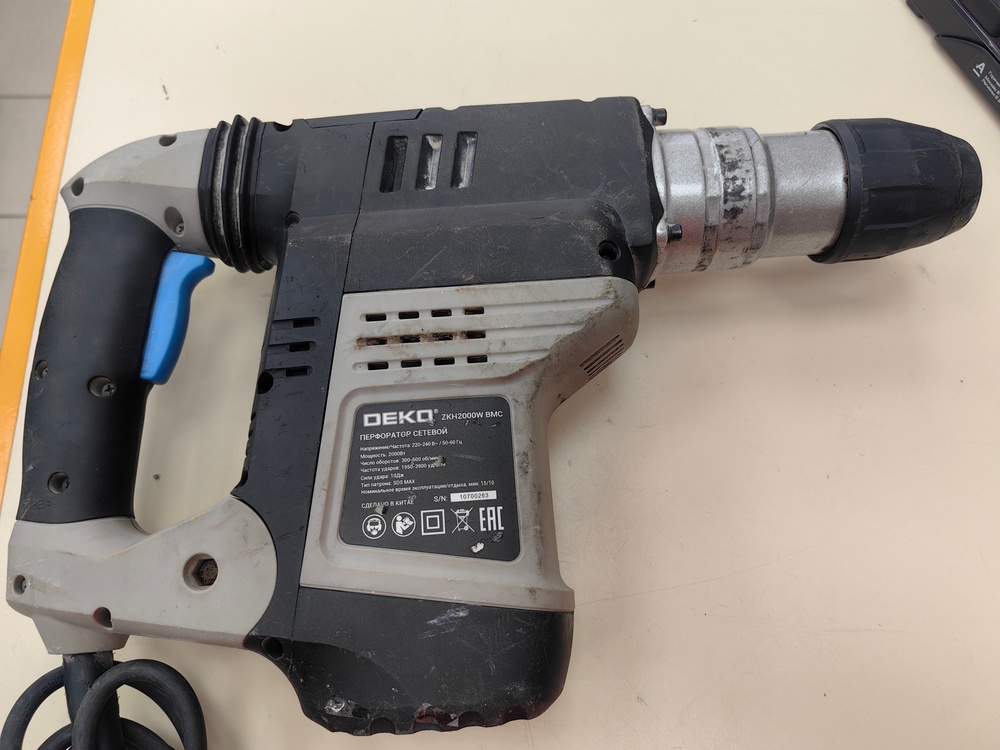 Перфоратор Deko ZKH2000W