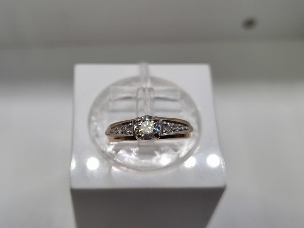 КОЛКМИ585 КОЛЬЦО С КАМНЯМИ (Au 585)