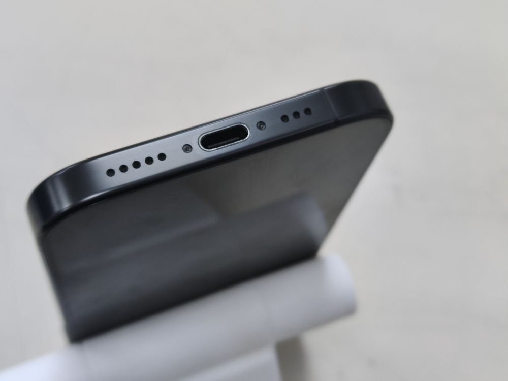 Смартфон Apple Iphone 16 Pro 128Gb