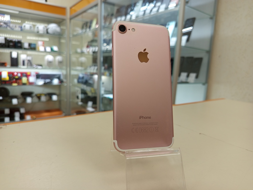 Смартфон Apple iPhone 7 32Gb