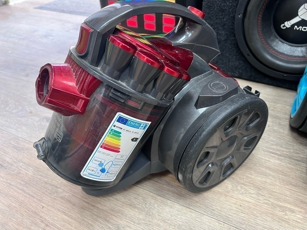 Пылесос Vitek VT-1895 RED
