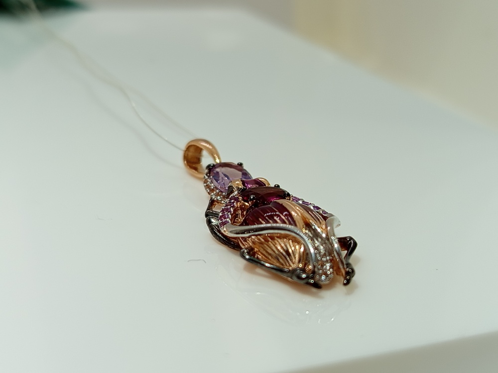 ПОДВЕСКА С КАМНЯМИ (Au 585)