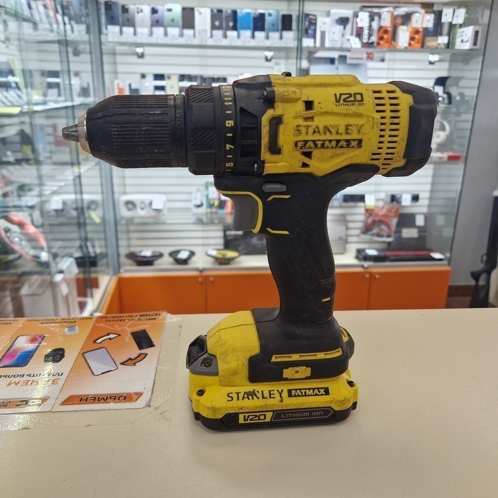 Шуруповерт Stanley SCD700