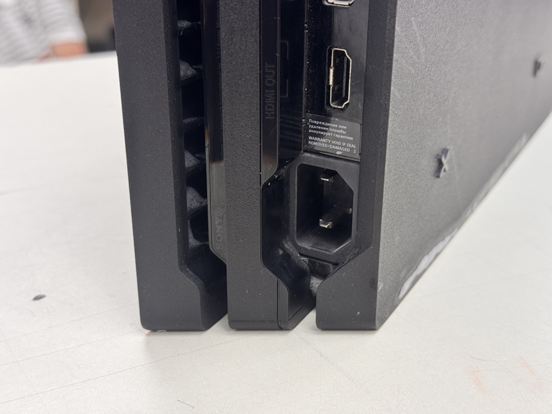 Игровая приставка PlayStation 4 Pro 1Tb