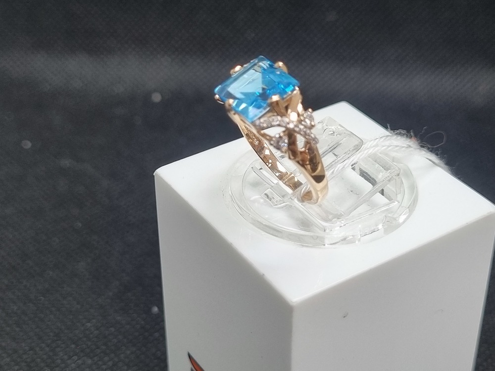 КОЛЬЦО С КАМНЯМИ (Au 585)