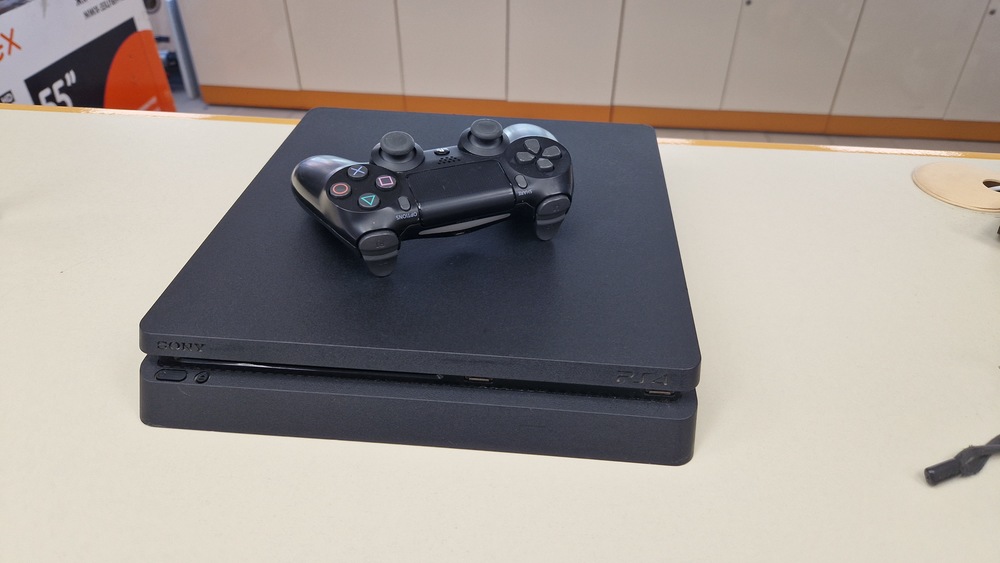 Игровая приставка PlayStation 4 Slim 500GB