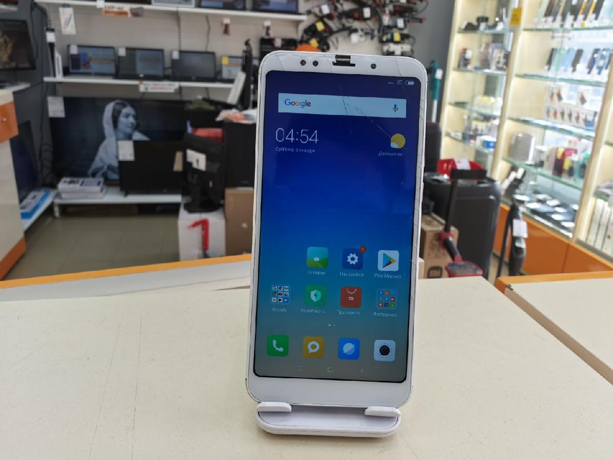 Смартфон Xiaomi Redmi 5 Plus 3/32
