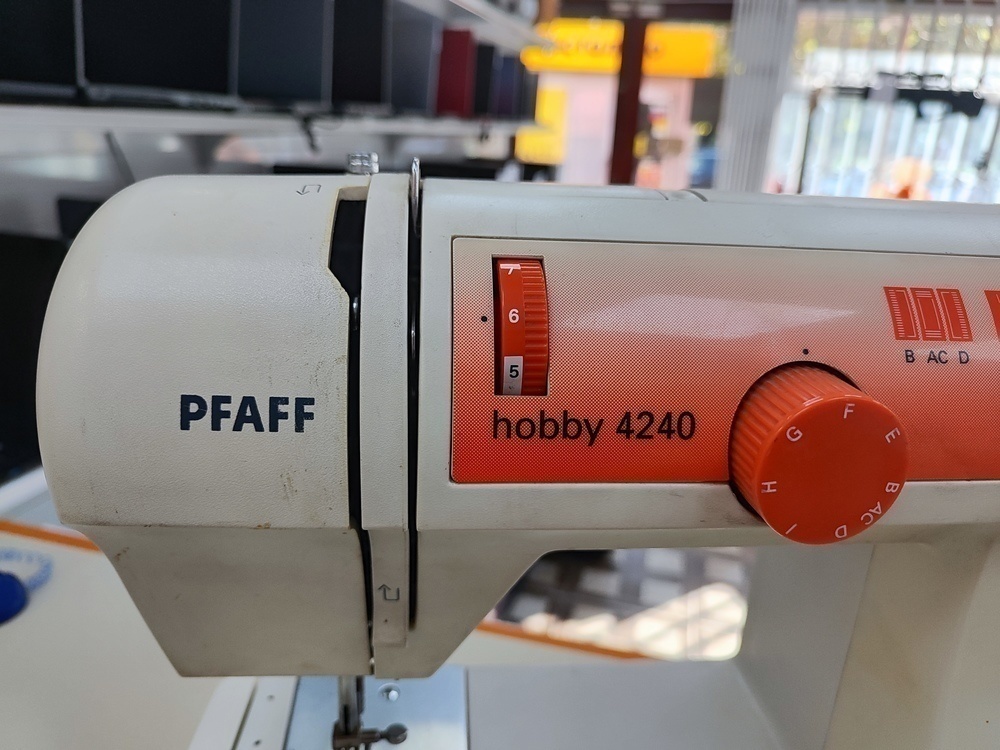 Швейная машина Pfaff HOBBY-4240