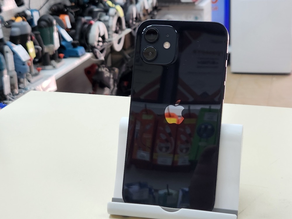 Смартфон Apple iPhone 12 64Gb