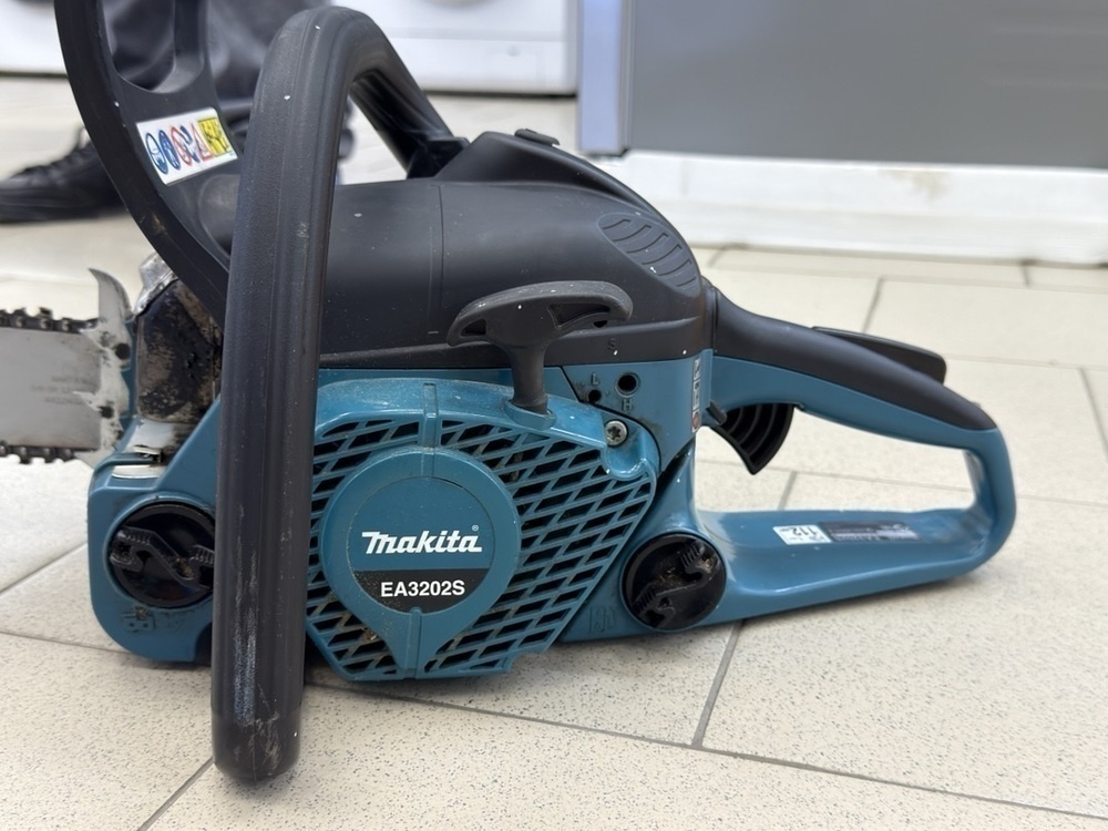 Бензопила Makita EA3202S40B