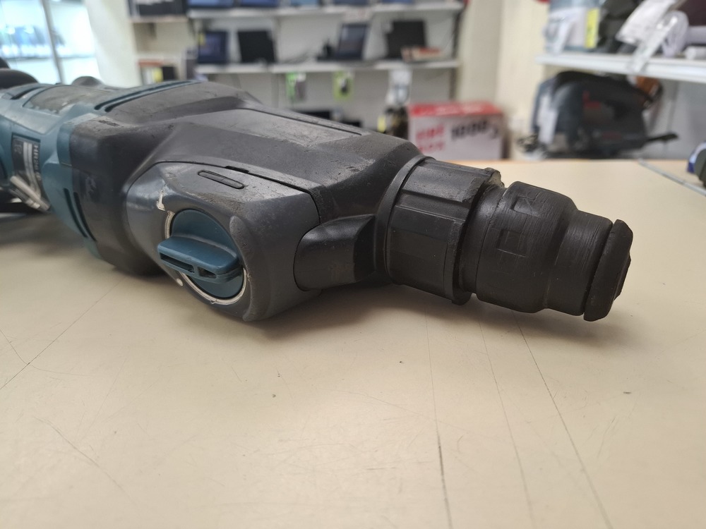 Перфоратор Makita HR2610