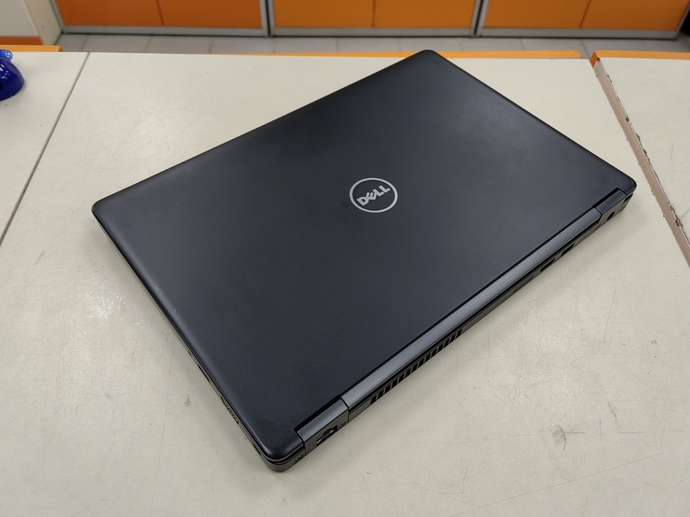 Ноутбук DELL Latitude 5480; Core i5-6300U, Intel HD Graphics 520, 8 Гб, 256 Гб, Нет