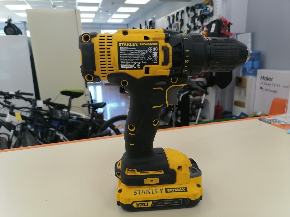 Шуруповерт Stanley SCD700