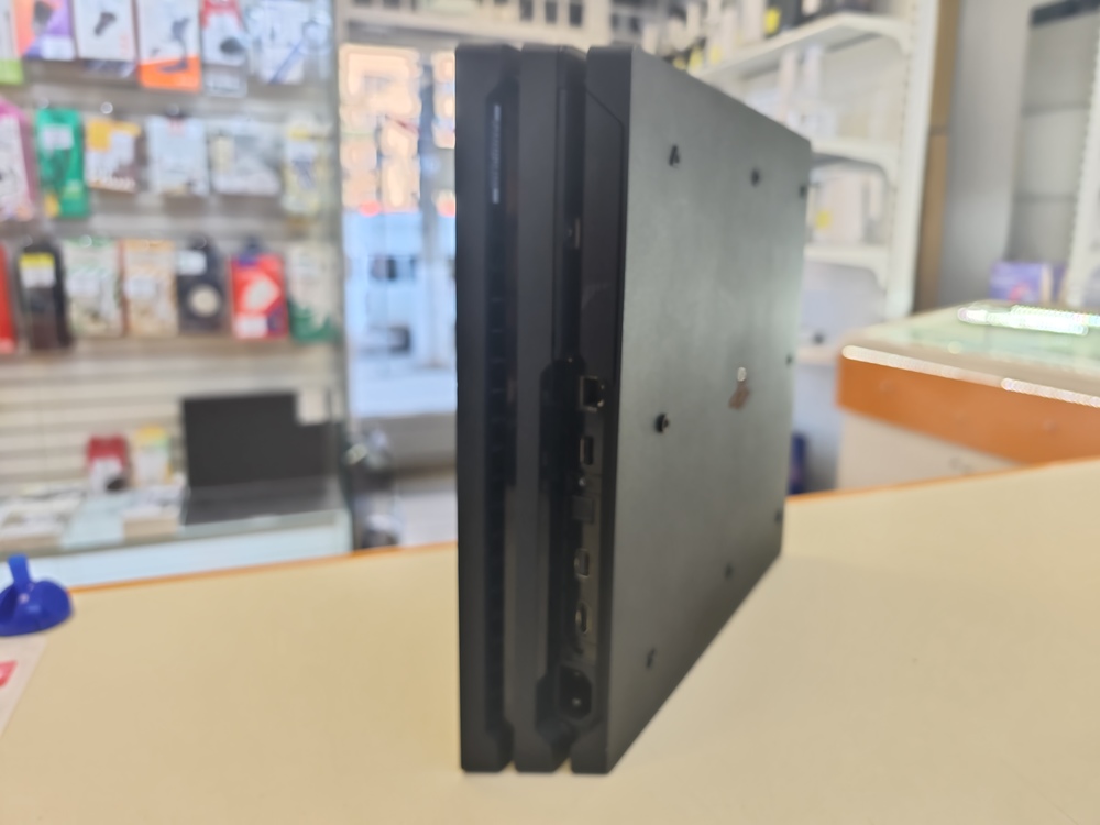 Игровая приставка PlayStation 4 Pro 1Tb Игровая приставка PlayStation 4 Pro 1Tb