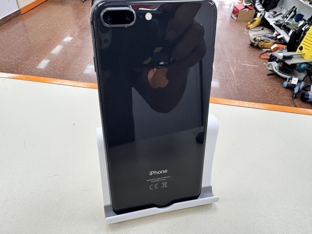 Смартфон Apple iPhone 8 Plus 64Gb