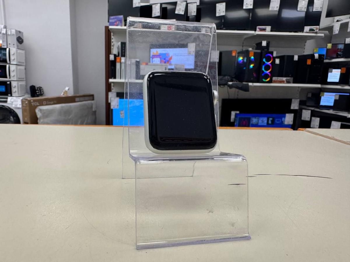 Смарт-часы Apple Watch Series 3 42 мм