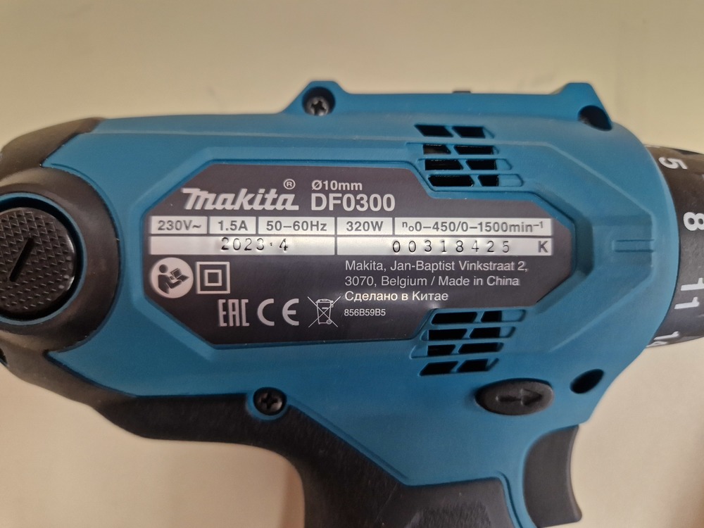 Шуруповерт Makita DF0300