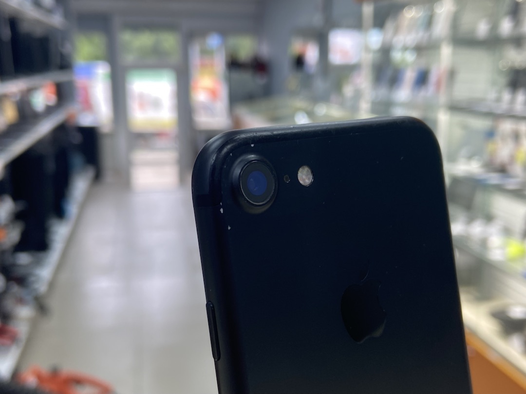 Смартфон Apple iPhone 7 32Gb