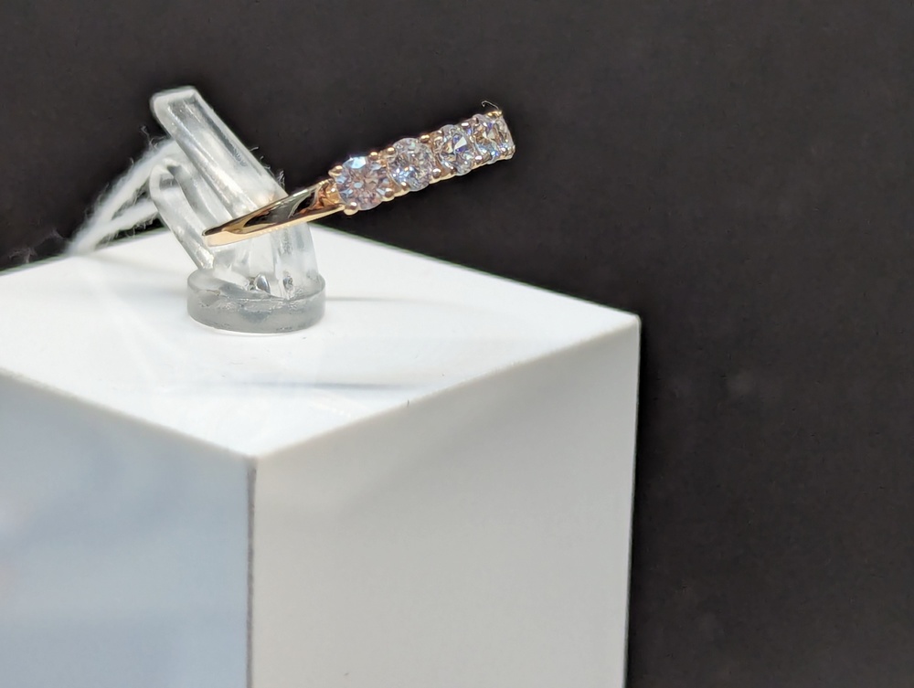 КОЛКМИ585 КОЛЬЦО С КАМНЯМИ (Au 585)