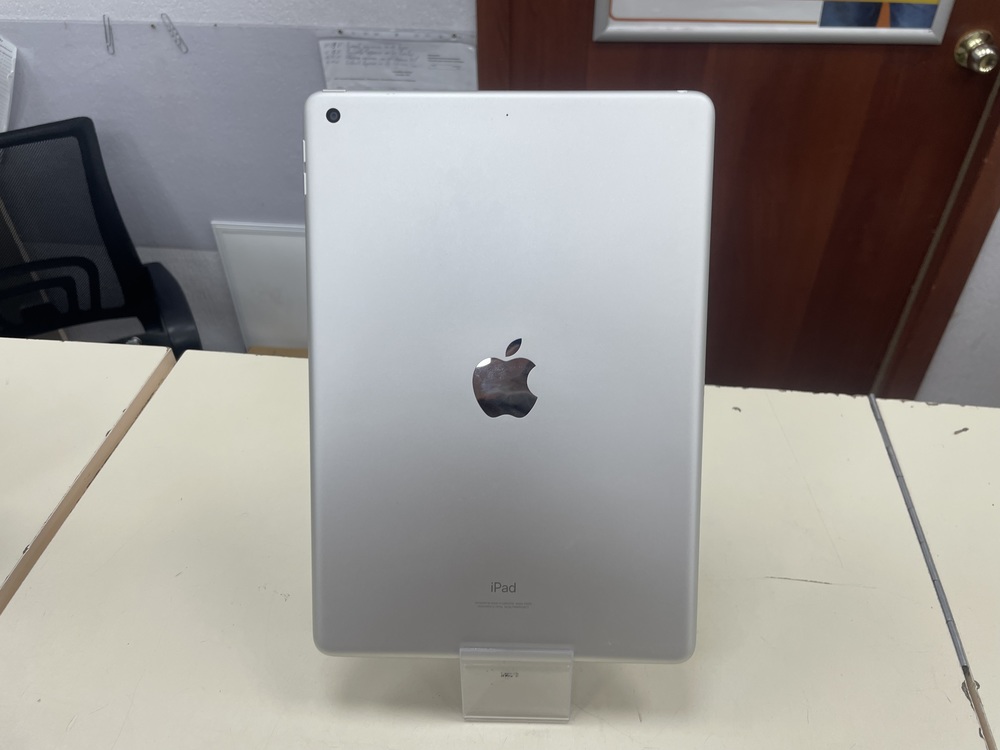 Планшет Apple iPad 9 64 ГБ (2021 A2602 (Wi-Fi)