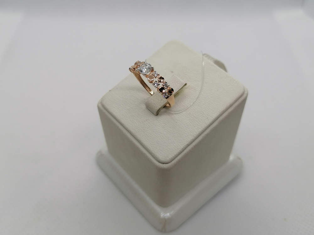 КОЛЬЦО С КАМНЯМИ (Au 585)