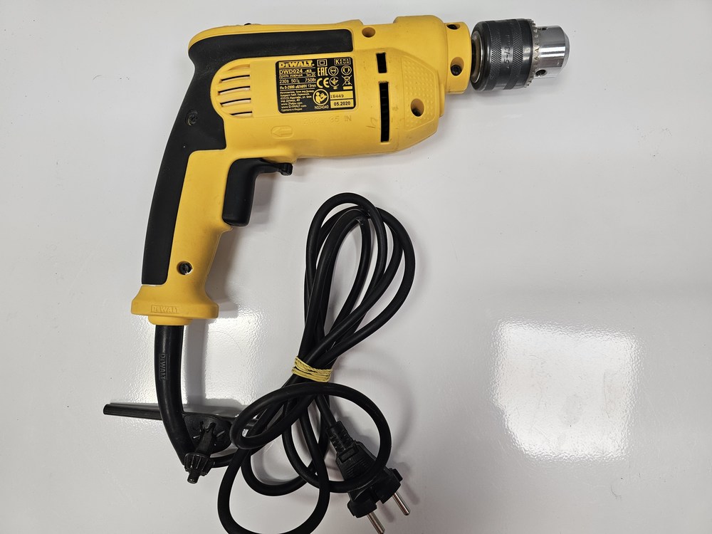Дрель-ударная Dewalt dwd024-ks;